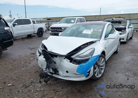 2019 Tesla Model 3 Long Range/Mid Range/Standard Range/Standard Range Plus z USA, uszkodzony, nr VIN 5YJ3E1EA1KF315142